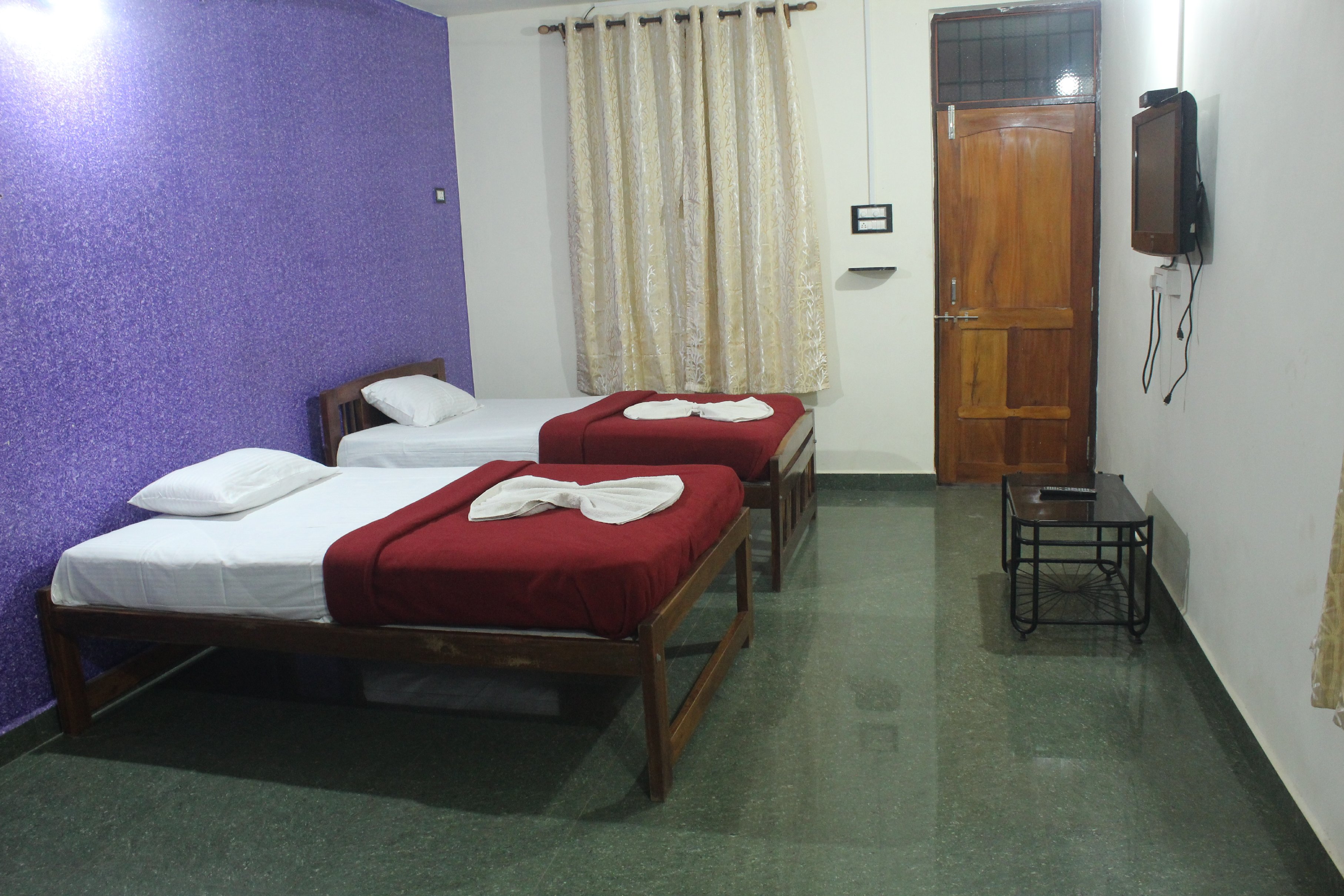 House of Brothers Room Type - Deluxe Double Room