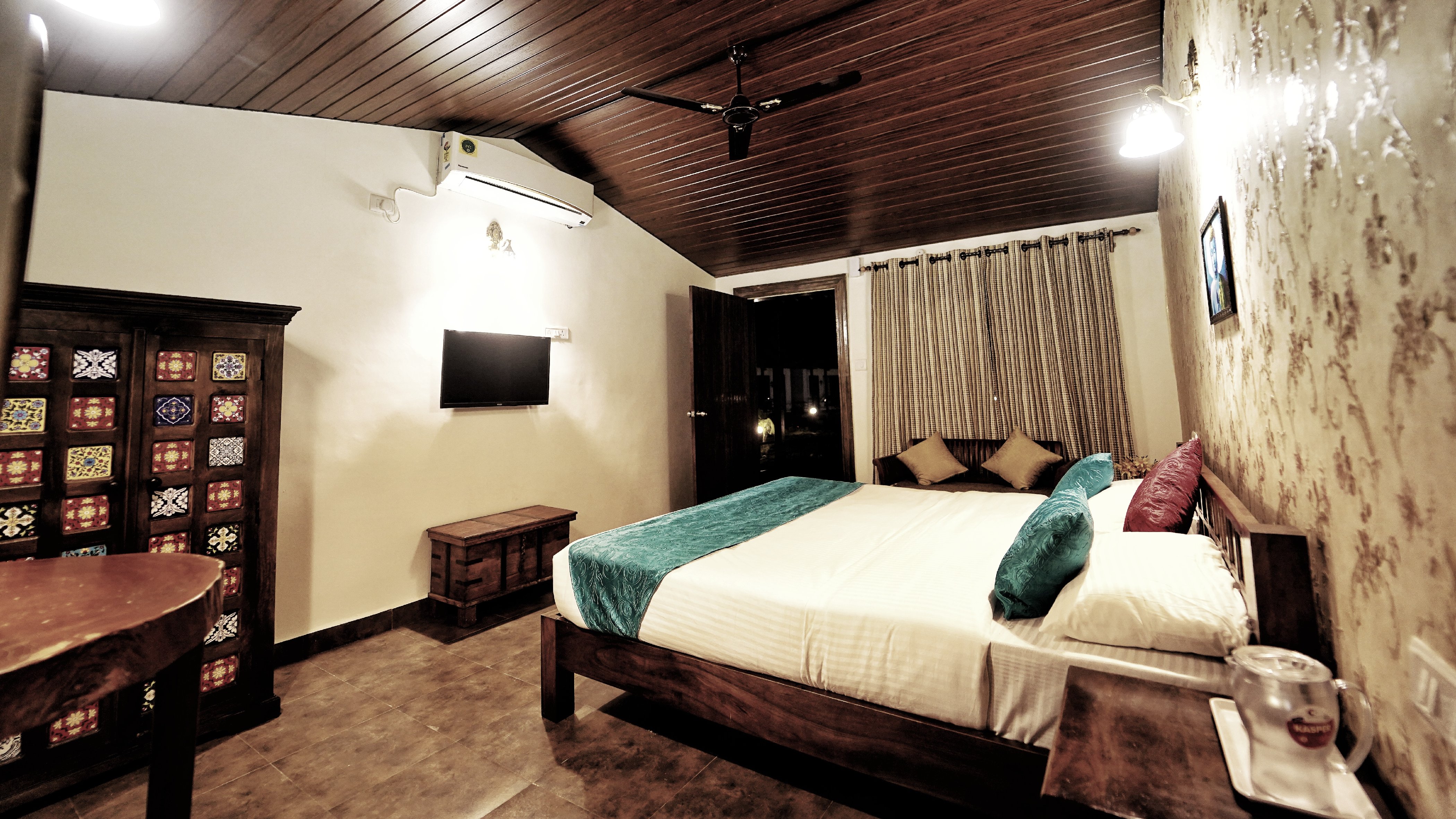 AAMI VALLEY RESORT - Tap to explore photos