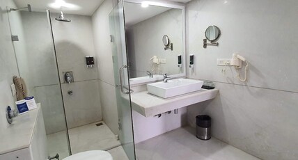 Shravanthi Sarovar Portico JP Nagar Room Type - Superior Room - 1 Double Bed