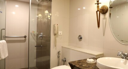 Shravanthi Sarovar Portico JP Nagar Room Type - Club Room - 2 Single Beds