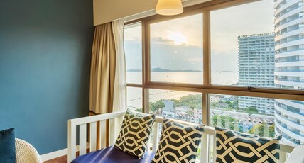 Jomtien Palm Beach Room Type - Jomtien Suite Seaview with bathtub Jomtien Palm Beach Room Type - Jomtien Suite Seaview with bathtub