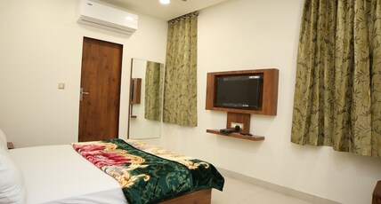 Hotel Devens Room Type - Deluxe Room