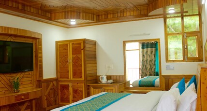 Hotel Rishi Palace Room Type - Super Deluxe Room