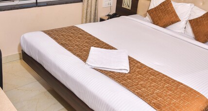 Hotel Carnation Room Type - Semi Deluxe Room