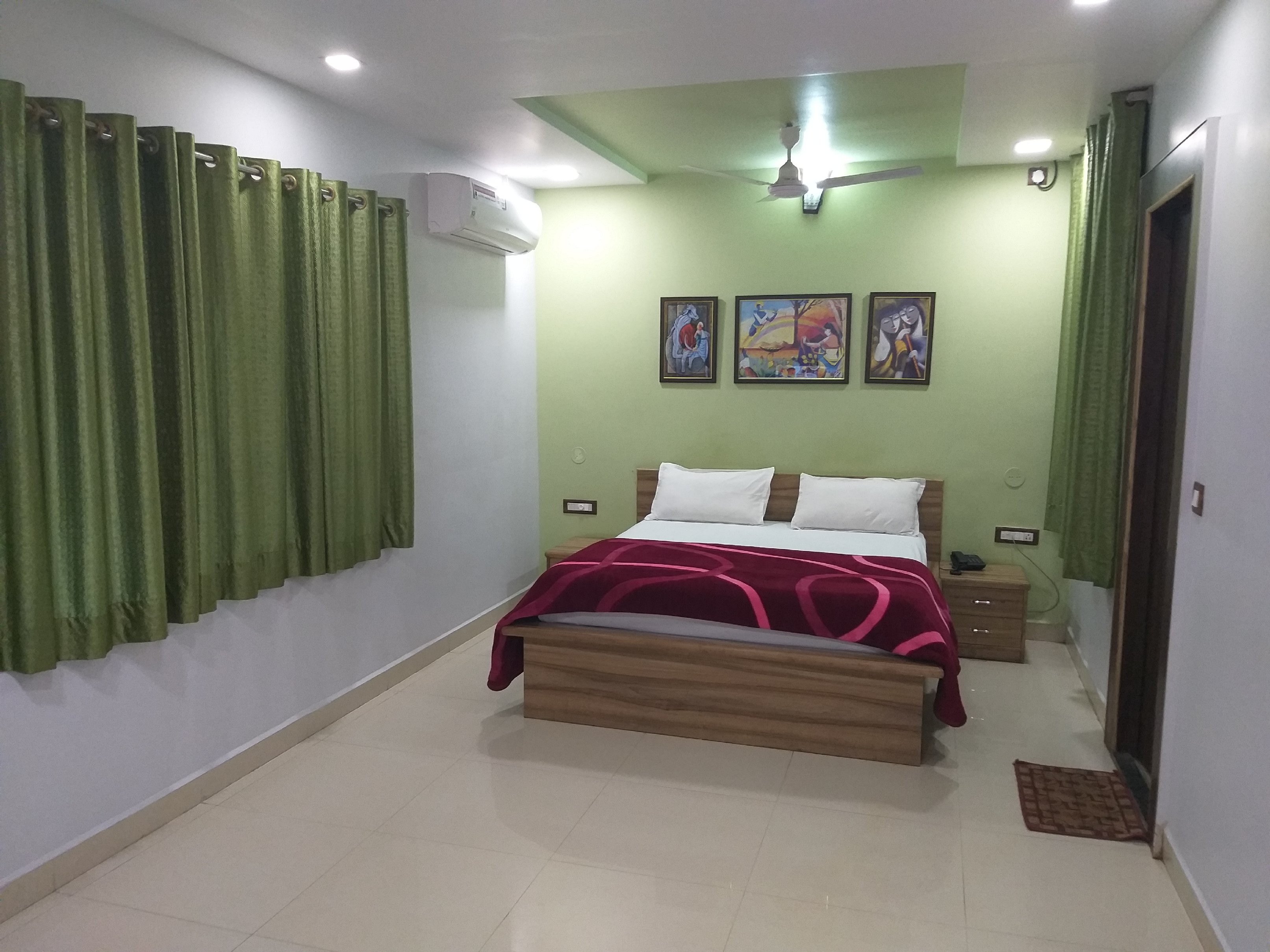 HOTEL ARA RESIDENCY Room Type - STANDARD AC ROOM