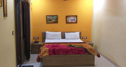 HOTEL ARA RESIDENCY Room Type - DELUXE AC ROOM WITH FREE WI-FI