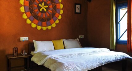 Camp Hornbill Room Type - Magpie (Unique Mud cottage) - Garden view