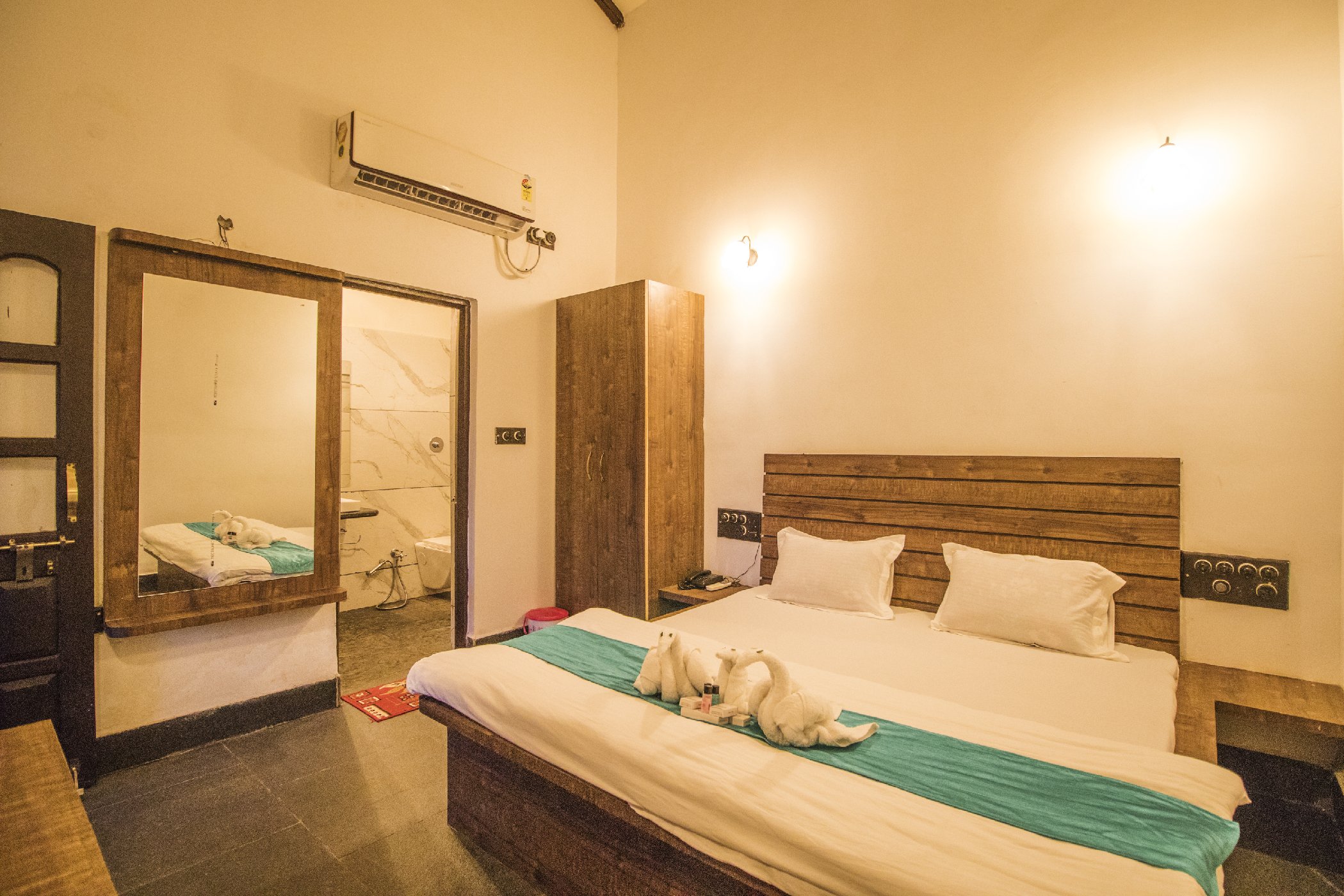 Pachmarhi Ecotel Resort by Vanyum - Tap to explore photos