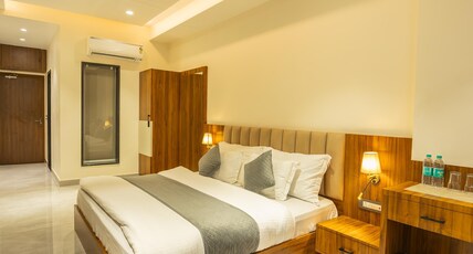 Hotel Shankar Palace Room Type - Deluxe Double Bed Room