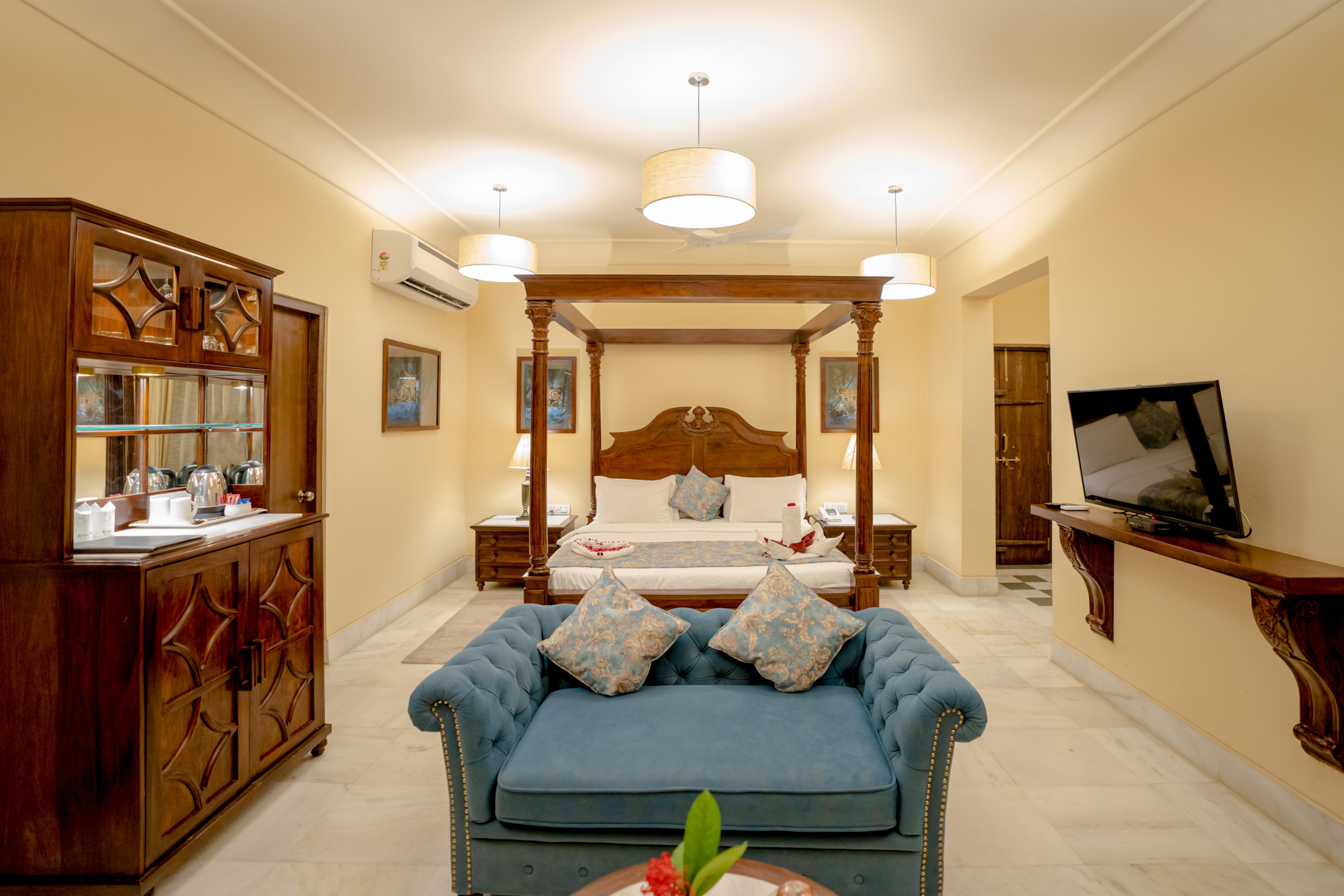 Kings Abode - Tap to explore photos