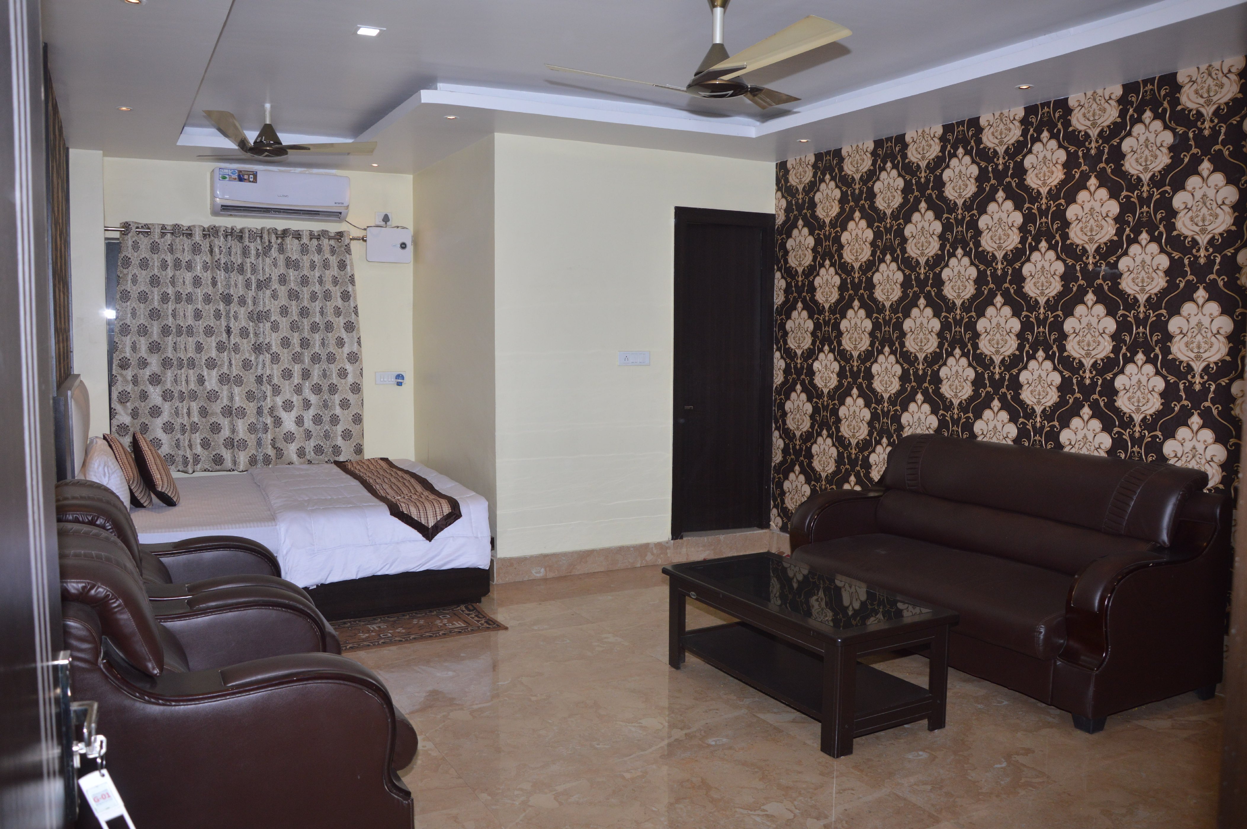 Hotel Ramsan Plaza - Tap to explore photos