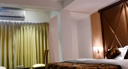 Hotel Monarch Center Point near Dahanu Beach Room Type - SUITE