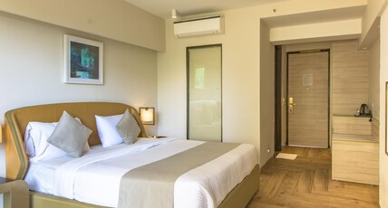 The Fern Residency Goa, Calangute Room Type - Winter Green room with King Bed