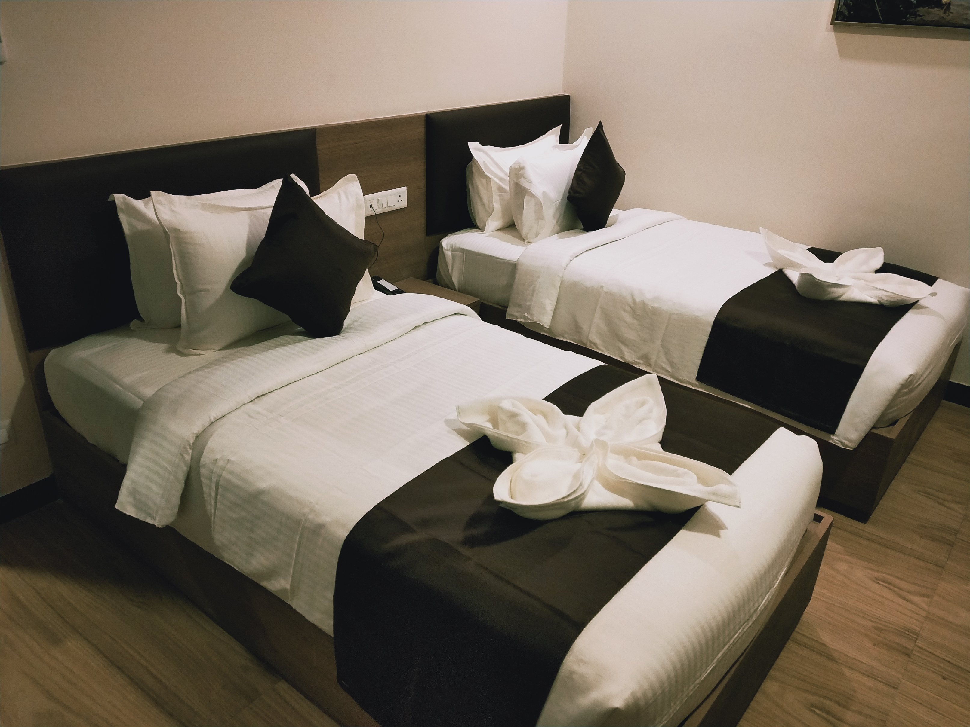 HOTEL SEASONS COMFORT