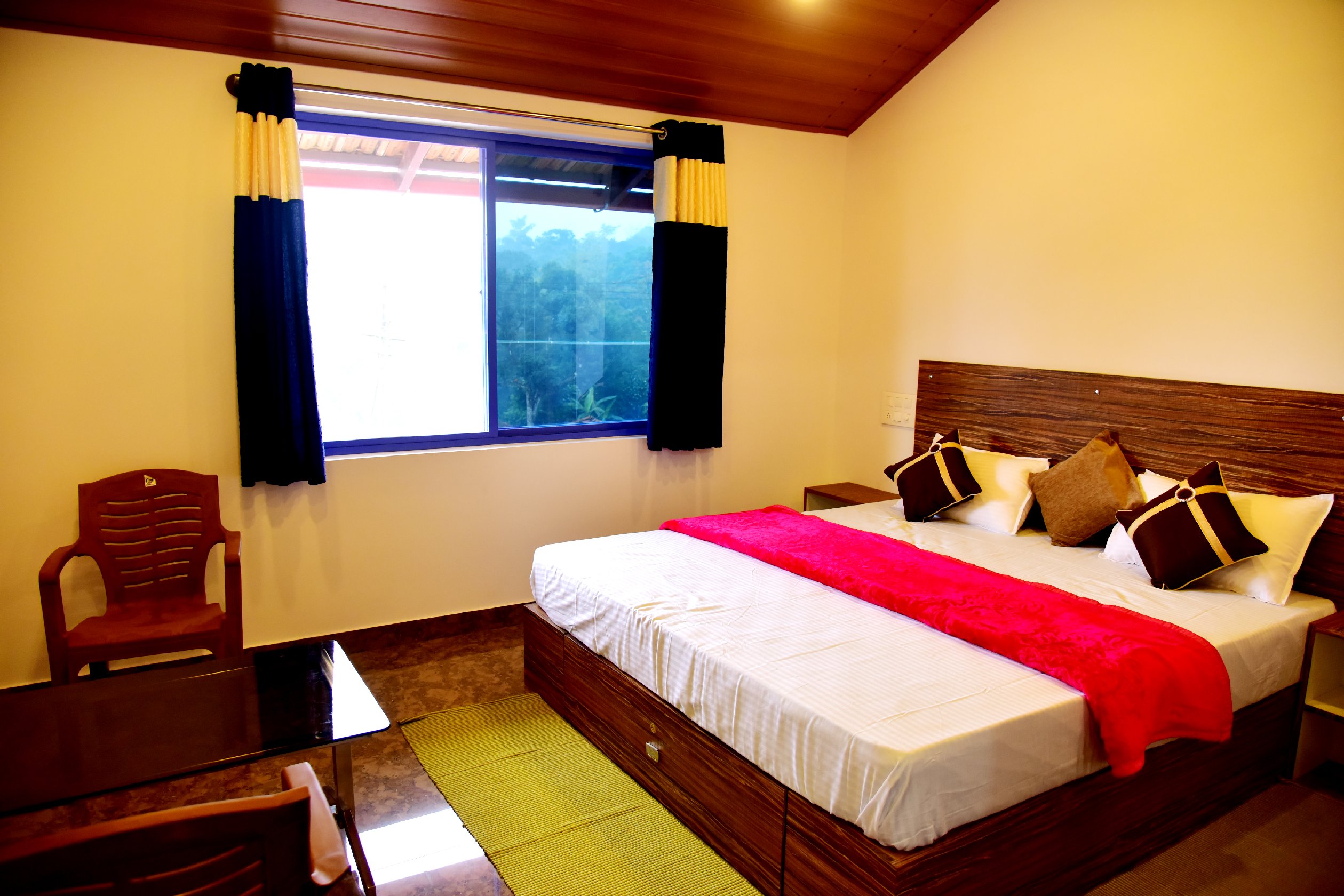 Roy's Castle Homestay | Rooms & Caretaker - Tap to explore photos