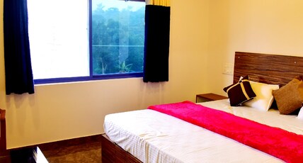 Roy's Castle Homestay | Rooms & Caretaker Room Type - Deluxe Non A/C