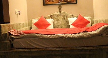 Madhu Villas Guest House Room Type - Deluxe Room