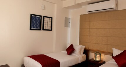 Crimson Lotus Room Type - Standard Twin Room