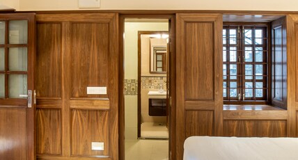 HOTEL RAINDROPS Room Type - REGALIA