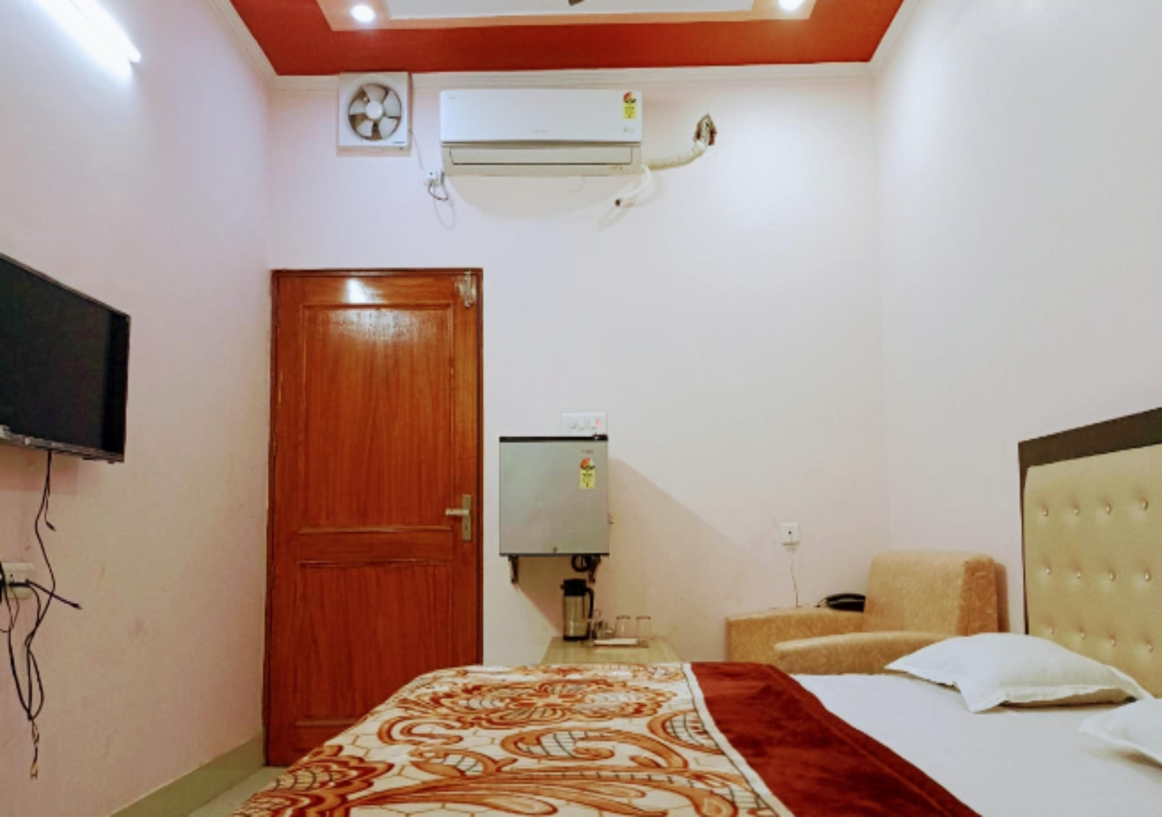 Siddharth Hotel - Tap to explore photos