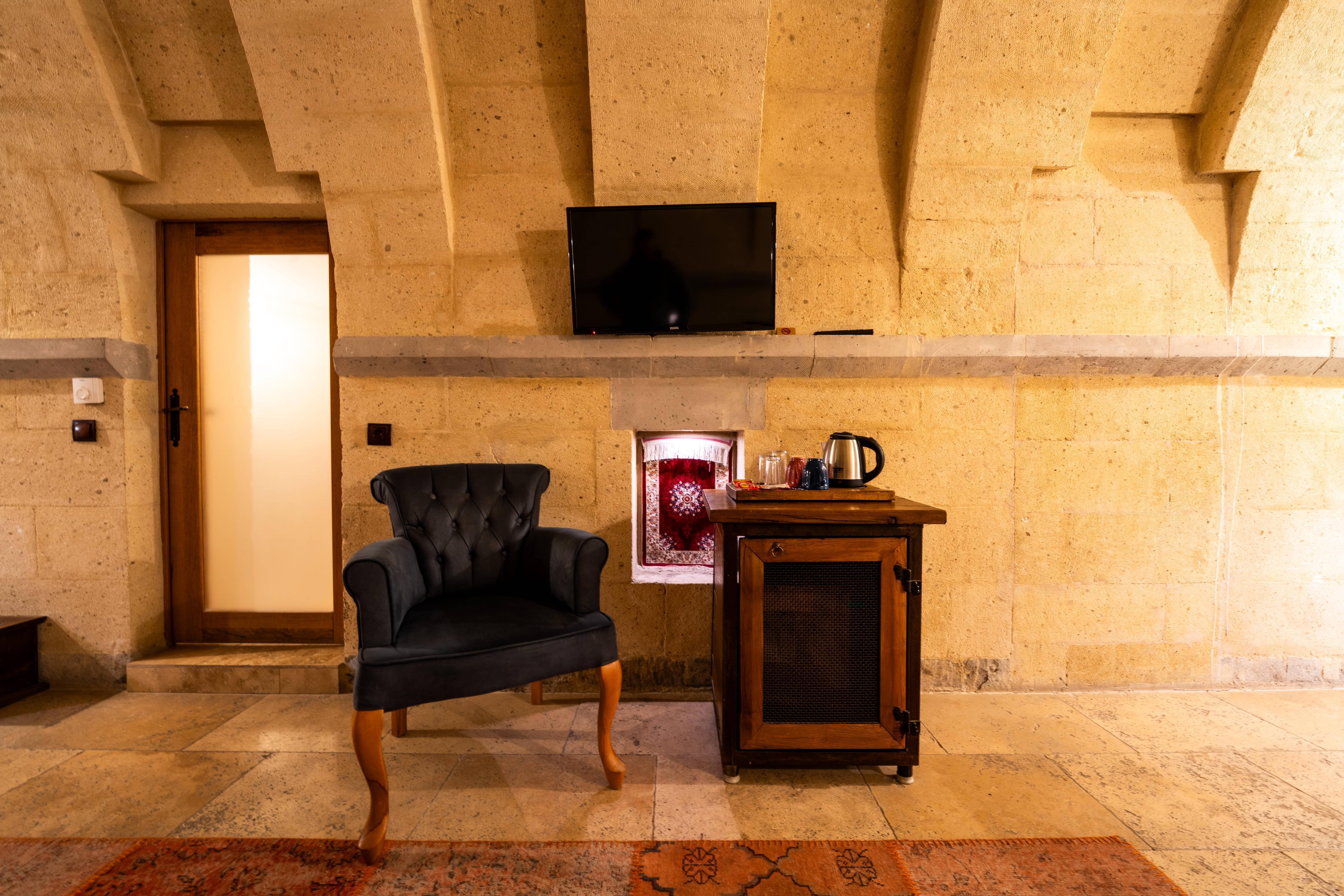 Design Cave Hotel Room Type - Triple Room