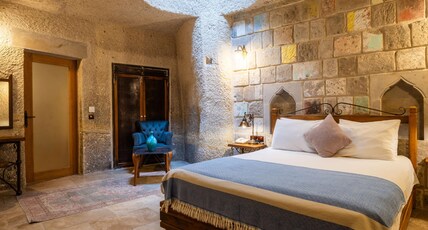 Design Cave Hotel Room Type - Junior Suite