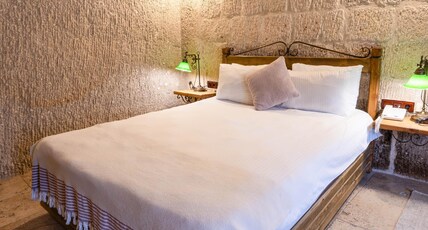 Design Cave Hotel Room Type - Standard Room