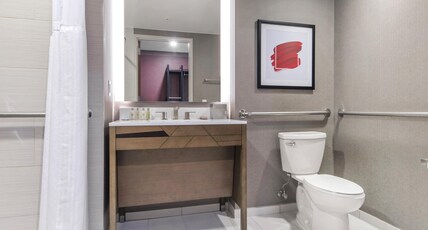 DoubleTree by Hilton Hotel Raleigh - Cary Room Type - 1KG MOB HEAR ACC RI-SHW NS