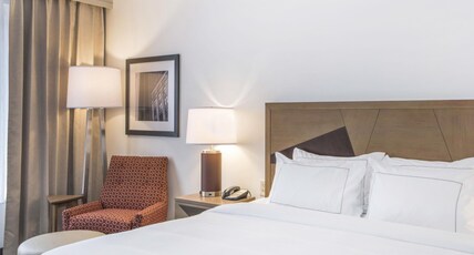 DoubleTree by Hilton Hotel Raleigh - Cary Room Type - 1 KING BED NONSMOKING