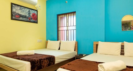 Hotel Jothirling Room Type - AC Four bed Room