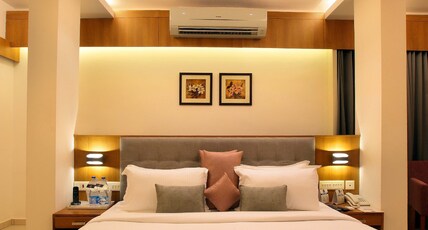 Hotel Samrat Room Type - Deluxe Room