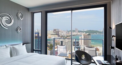 Grande Centre Point Pattaya Room Type - Deluxe Corner Seaview Grande Centre Point Pattaya Room Type - Deluxe Corner Seaview