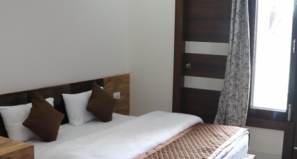 The Vivaanta Hotel Room Type - Deluxe AC Room