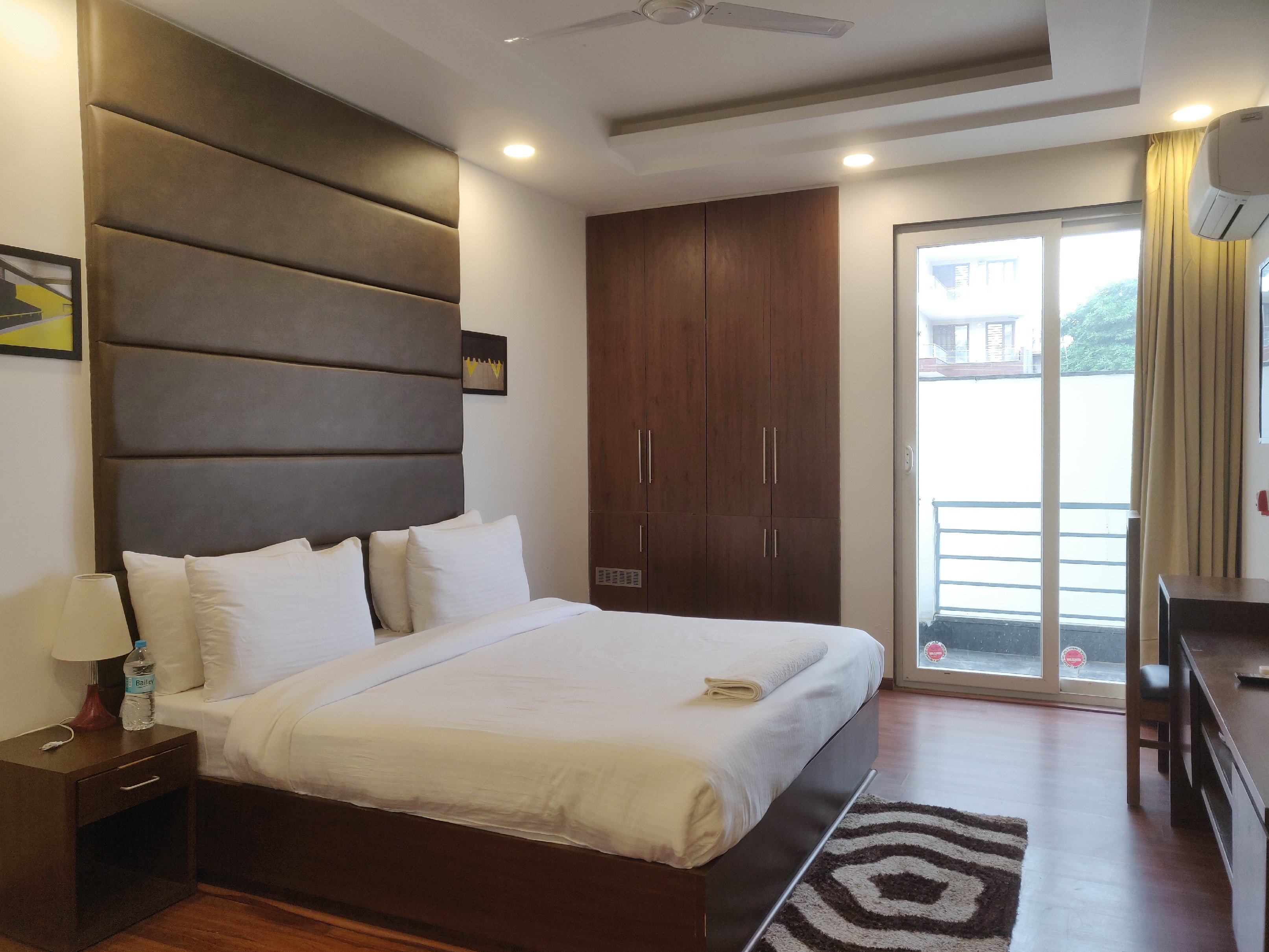 The Gleam Hotel Room Type - Super Deluxe Room