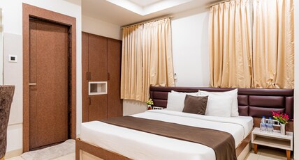 Hotel The Grand Shaurya Room Type - Superior Room