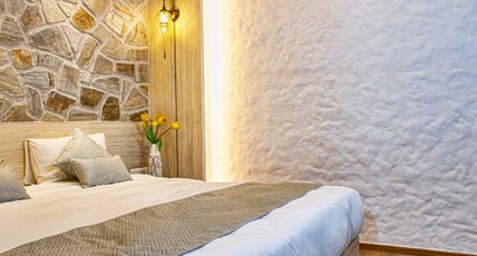Arushi Boutique Hotel Room Type - Executive Suite with Bathtub