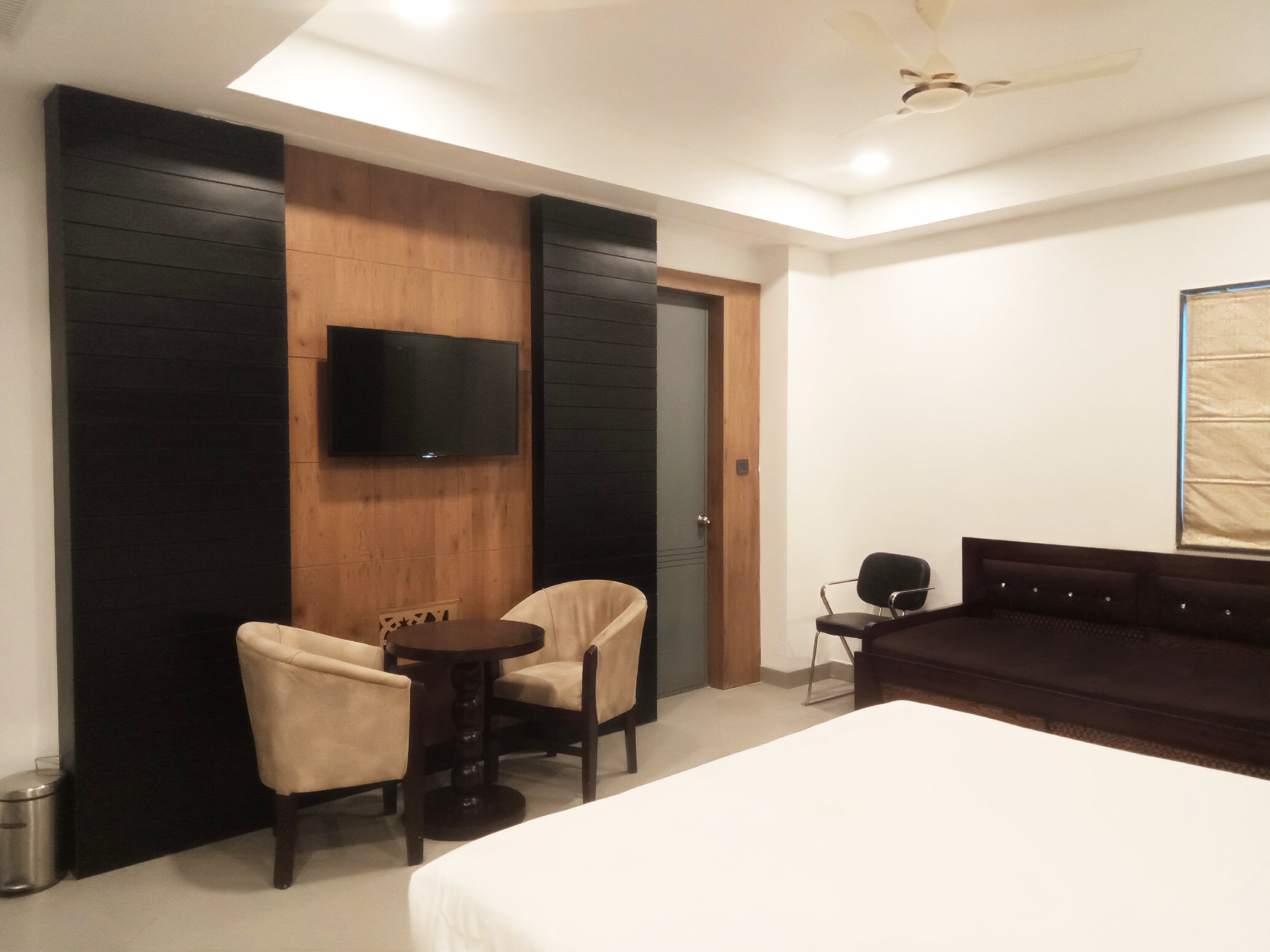 Nakshatra Hotel, Lucknow Room Type - Luxury Room