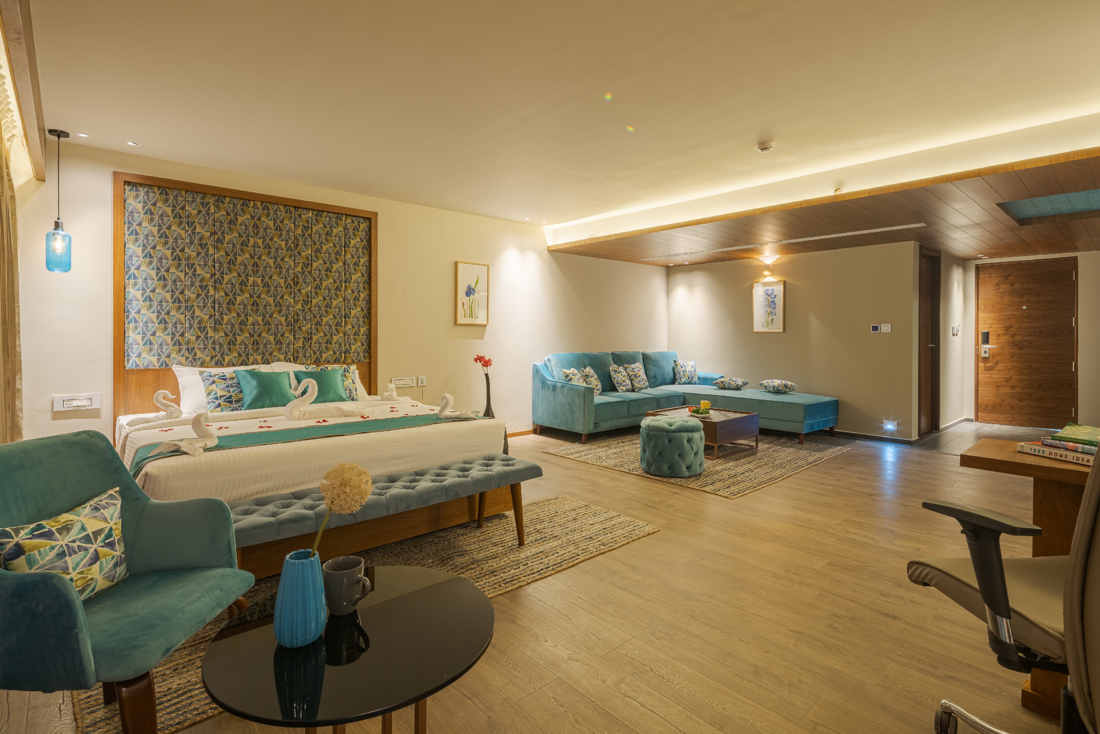 Grande Iris - Tap to explore photos