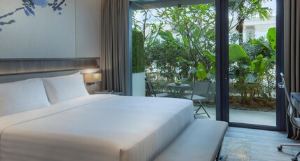 Dusit Thani Laguna Singapore Room Type - Deluxe Laguna Patio King