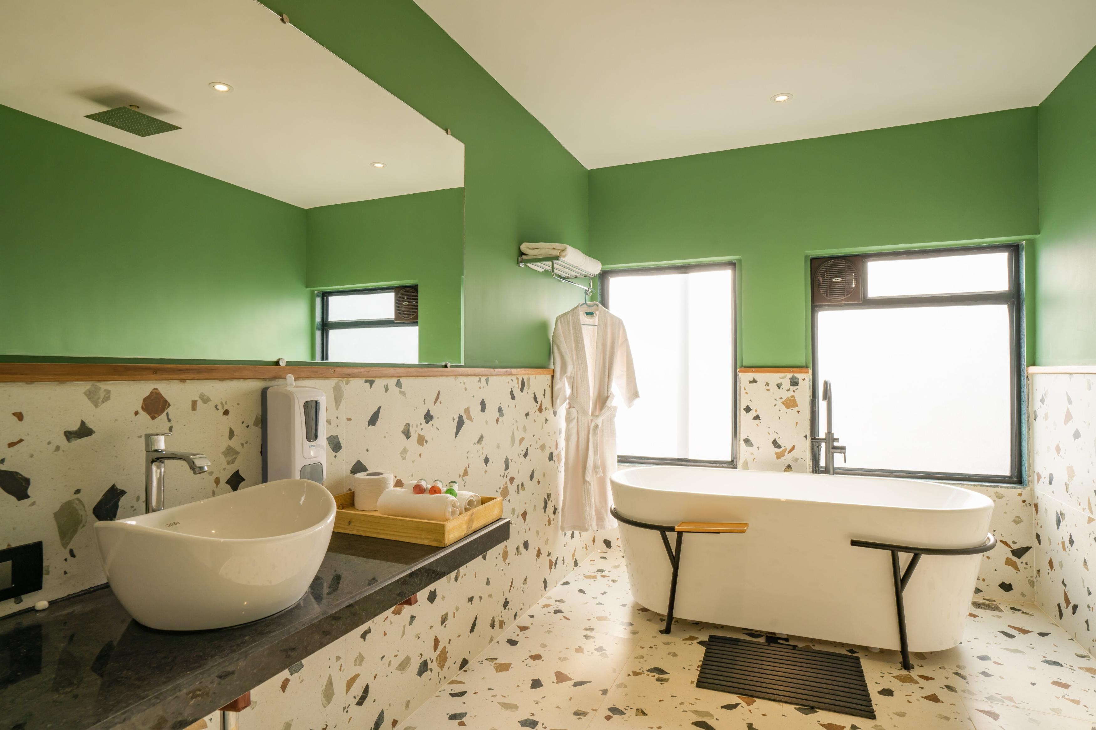 Zostel Goa (Morjim) Room Type - Premium Room (with bathtub)