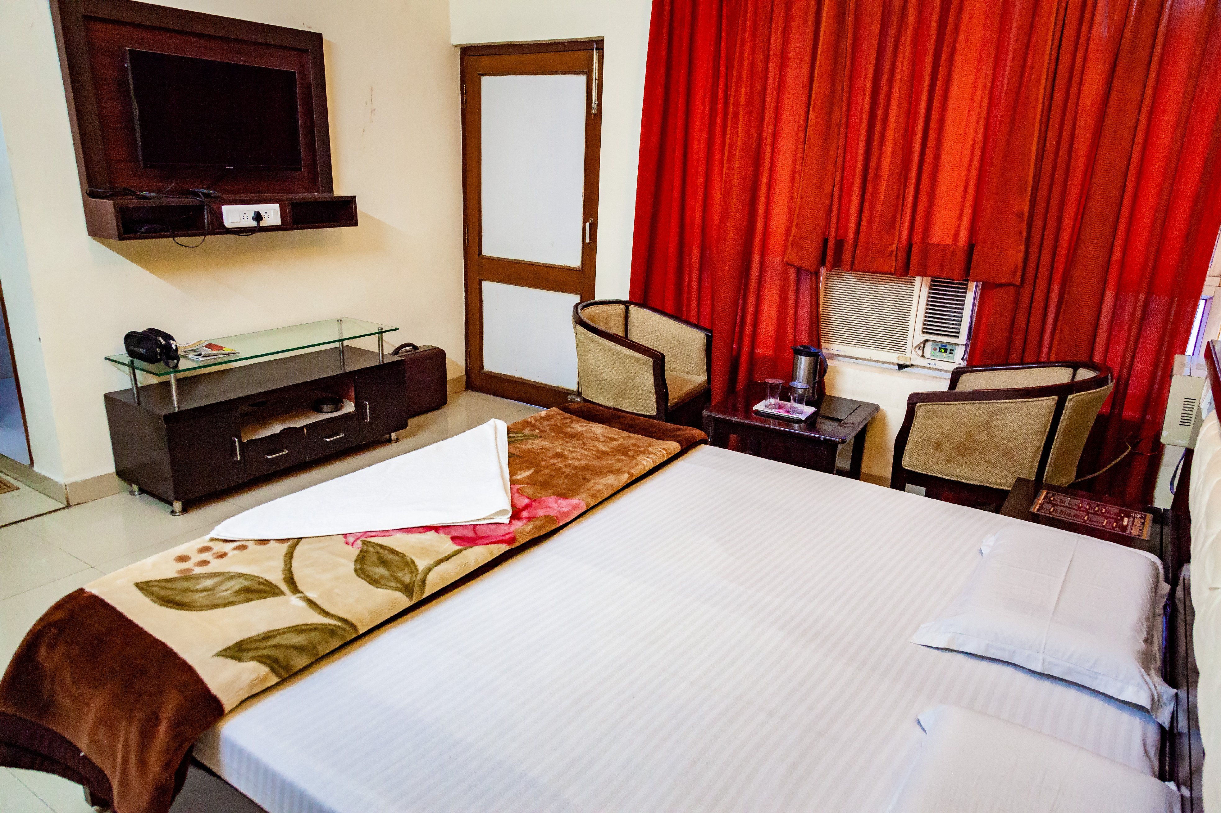 Rahi Tourist Bungalow Bareilly Room Type - AC Deluxe