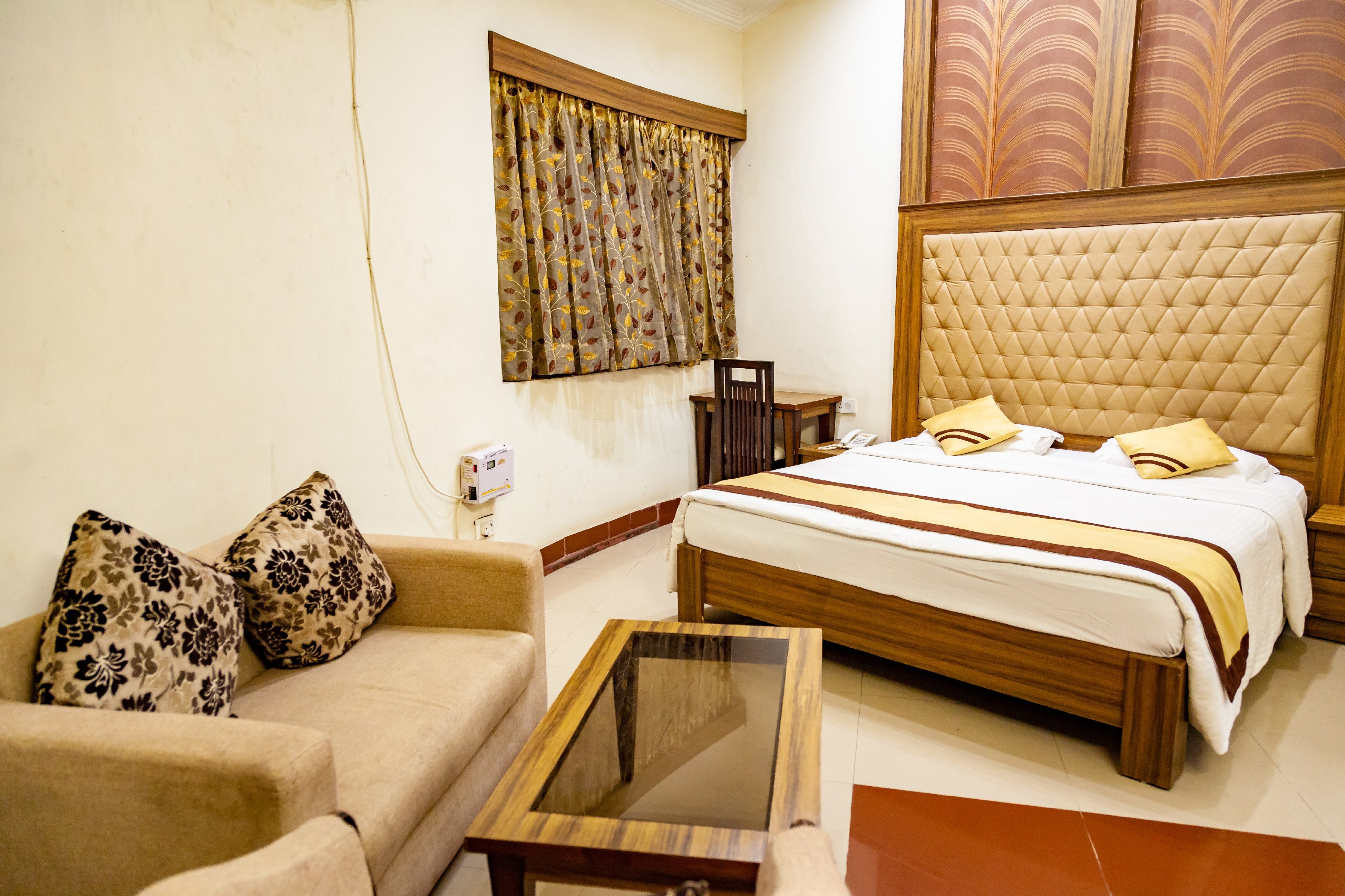 Hotel Saras, Raebareli - Tap to explore photos
