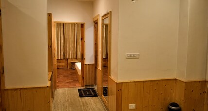 MOUNTAINS SHACK Room Type - Riverside Family Room with Balcony