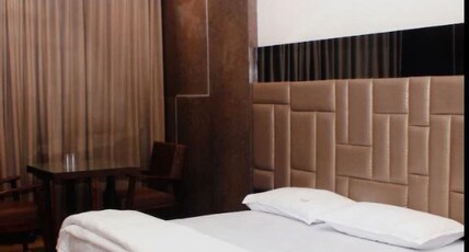 Hotel Central Park Room Type - Deluxe AC Room