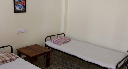Sanrit Hotel Room Type - Budget room twin bed with common washroom