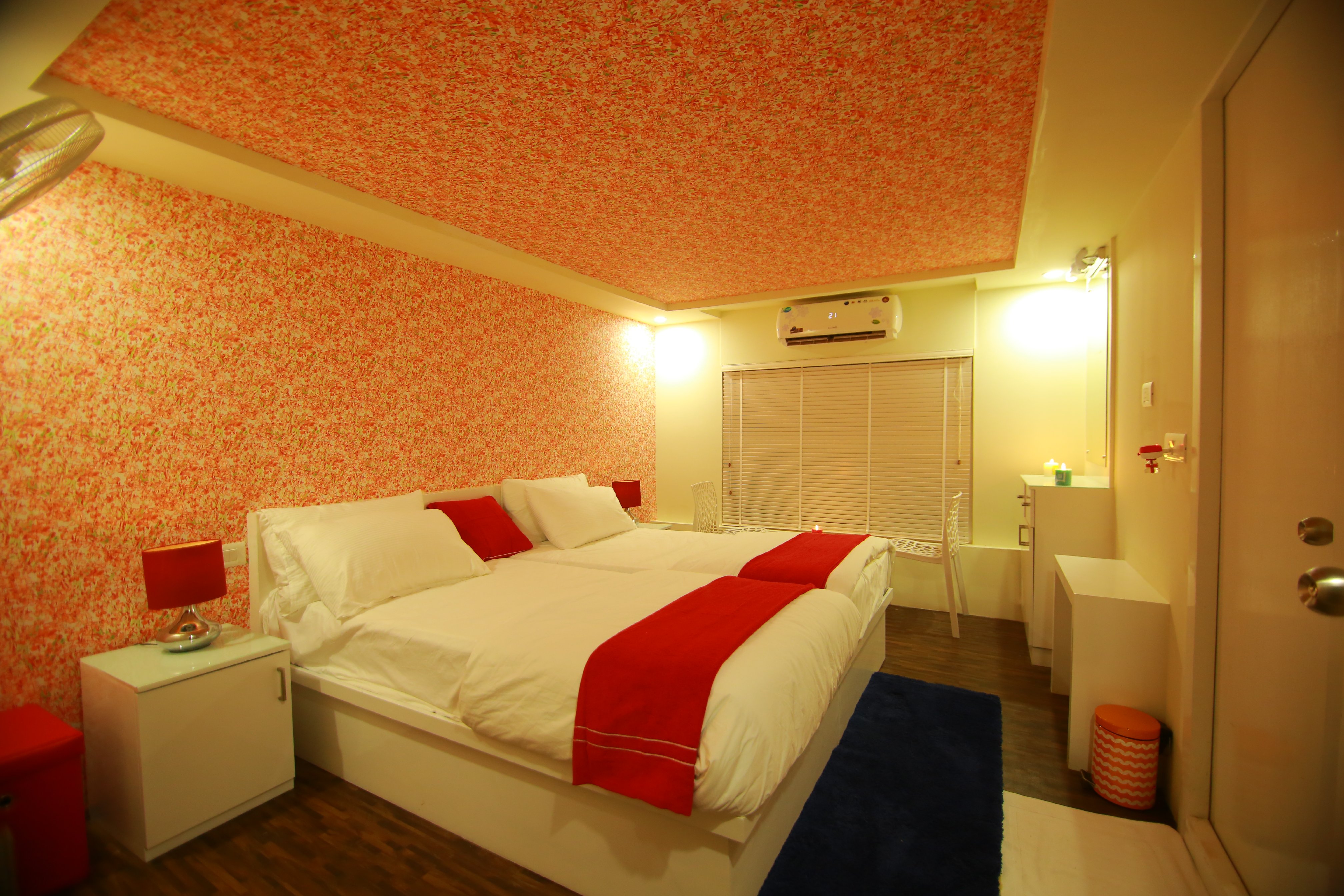 Premium Luxury Houseboat Room Type - Premium Room (Sharing Houseboat - Full Time AC )