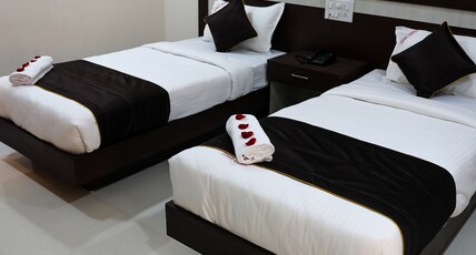 HOTEL SINKA GRAND Room Type - DELUXE ROOM