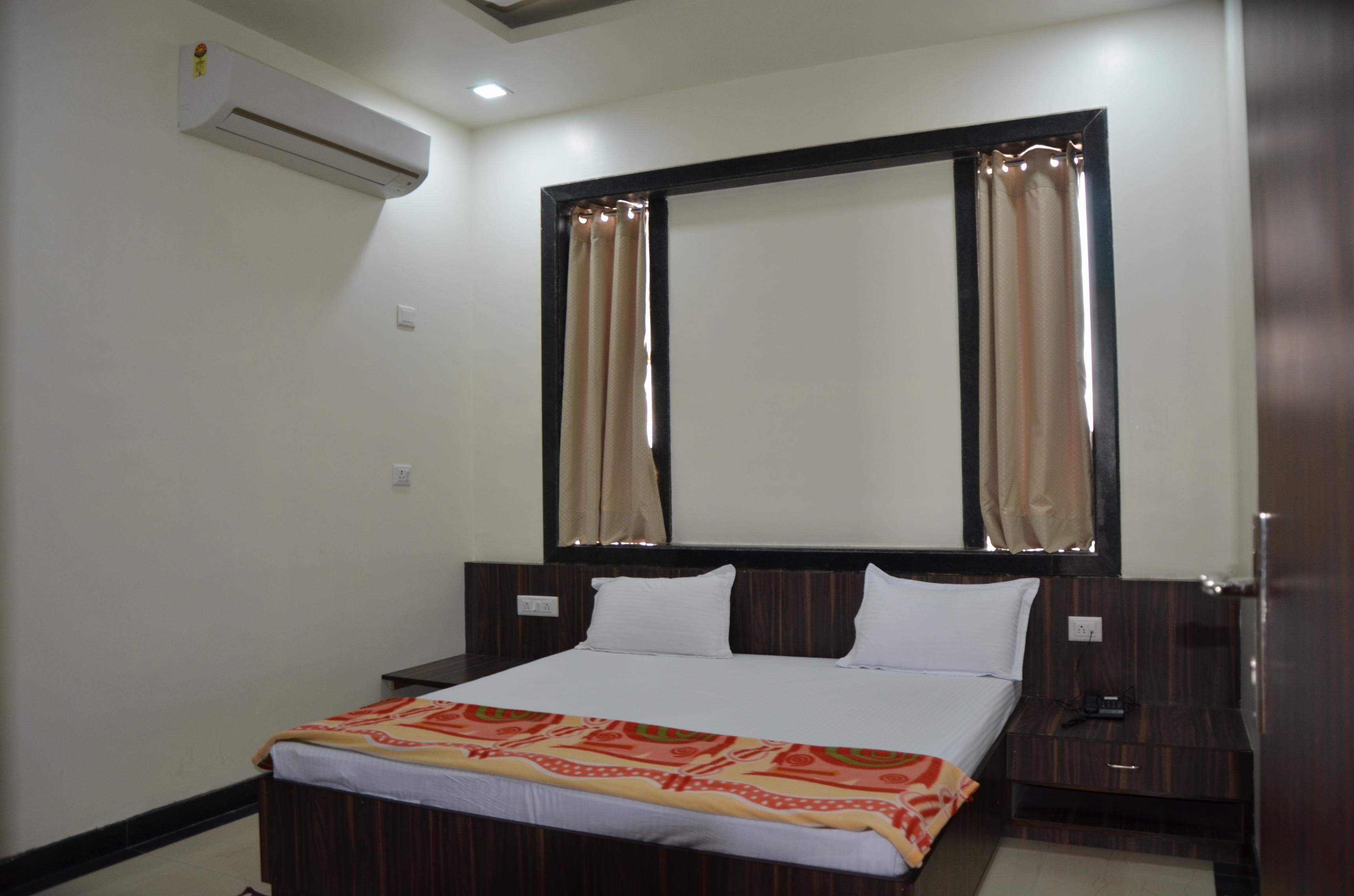 Jaiswal Sewa Sadan Room Type - Deluxe Room