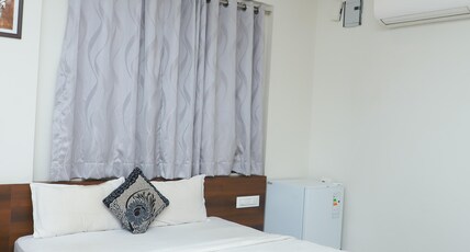Hotel Flying Inn  Airport Road Room Type - Deluxe AC Room