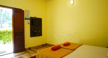 Kamal Homes | Rooms & Restaurant Room Type - Deluxe Ac Room With Garden View